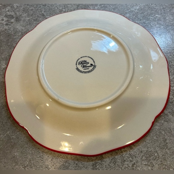 THE PIONEER WOMAN HAPPINESS RED RIM SCALLOPED DINNER PLATE 10.5"
NWOT *PRISTINE* - Picture 3 of 3
